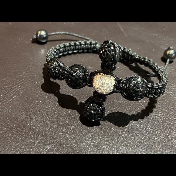 Crystal & Hematite Cross Design Macrame Bracelet - Picture 4 of 9